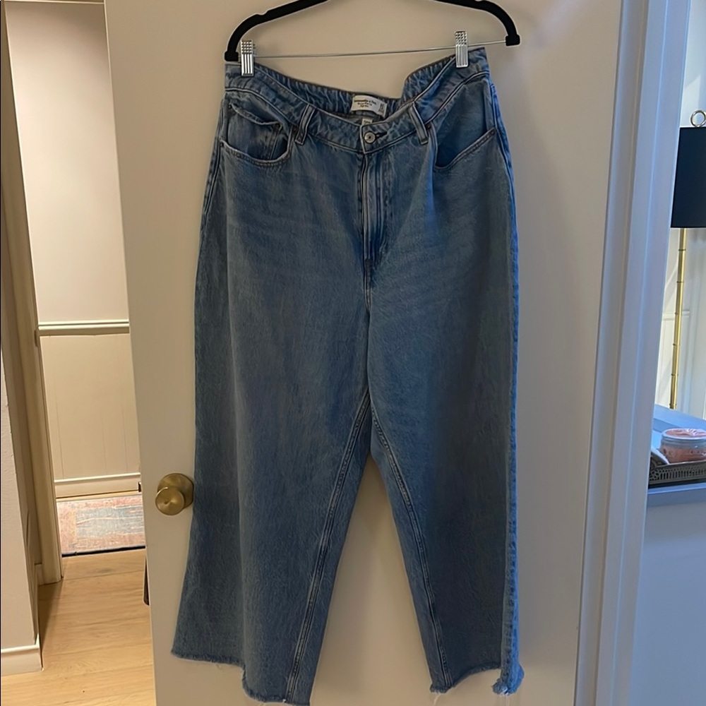 Abercrombie & Fitch The Crop Wide Leg High Rise Jeans